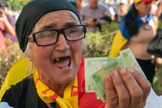 guvernul le mai da o lovitura celor mai sarmani romani casa de pensii a anuntat schimbari la cumpararea vechimii in munca 696e159371676