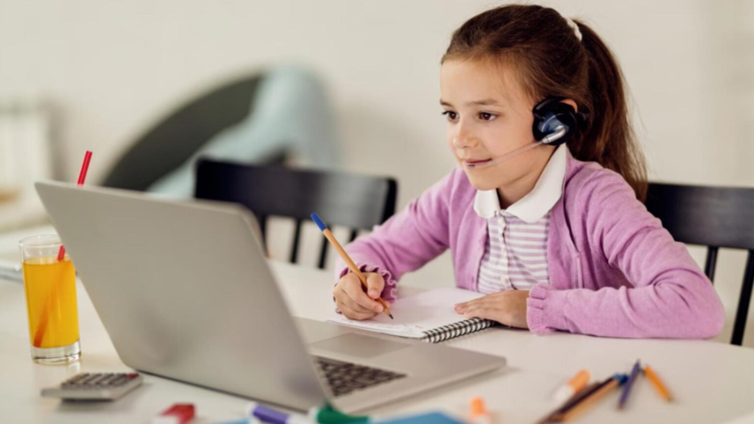 iarna si gerul crunt pun lacate pe usile scolilor sase unitati din patru judete muta lectiile online o scoala suspenda cursurile 6967c0edbc2bc