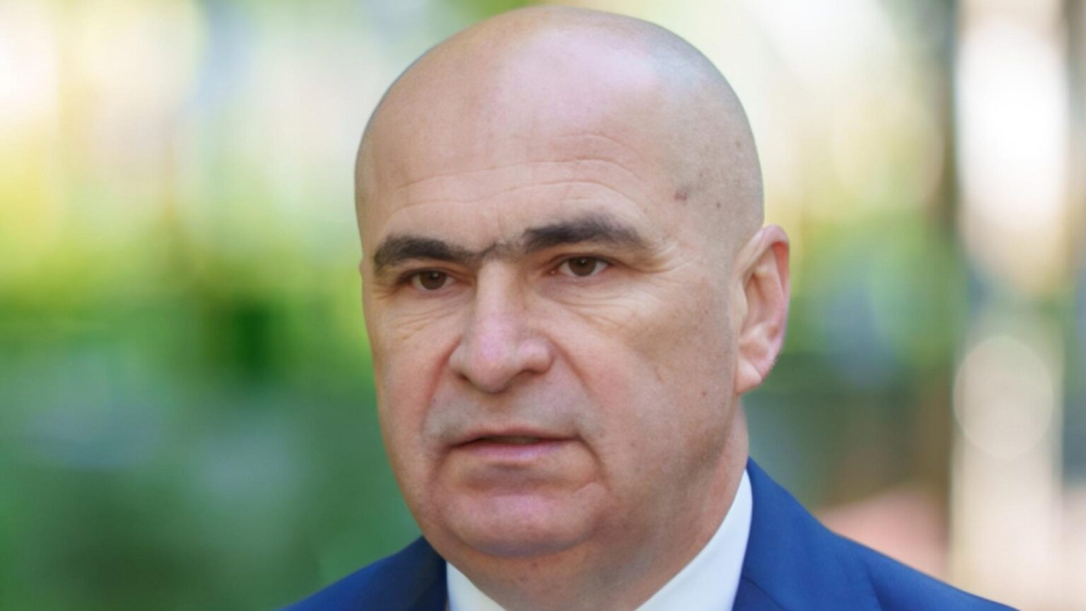 ilie bolojan i a trimis pe romani la munca dar el si a facut punte pe ascuns cu weekend ul e in concediu legal 6960d1c8afe12