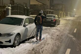 imagini inedite la sibiu un barbat a fost surprins in timp ce mergea la serviciu pe schiuri fotovideo 6967571b37738