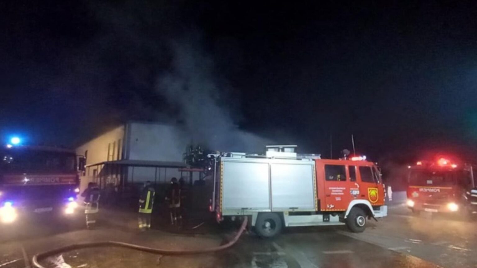 incendiu de proportii intr un abator din judetul harghita un muncitor a suferit mai multe arsuri 696fd8f8430db