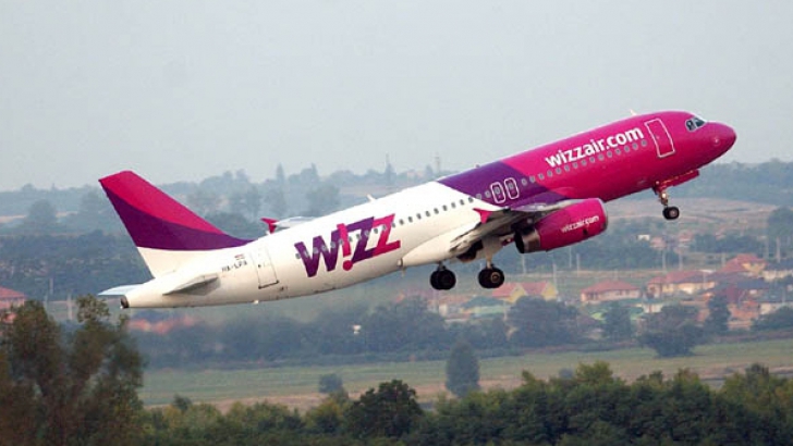 incident pe aeroportul din sibiu o aeronava wizz air a derapat pe pista imediat dupa aterizare 6966a11c165f1