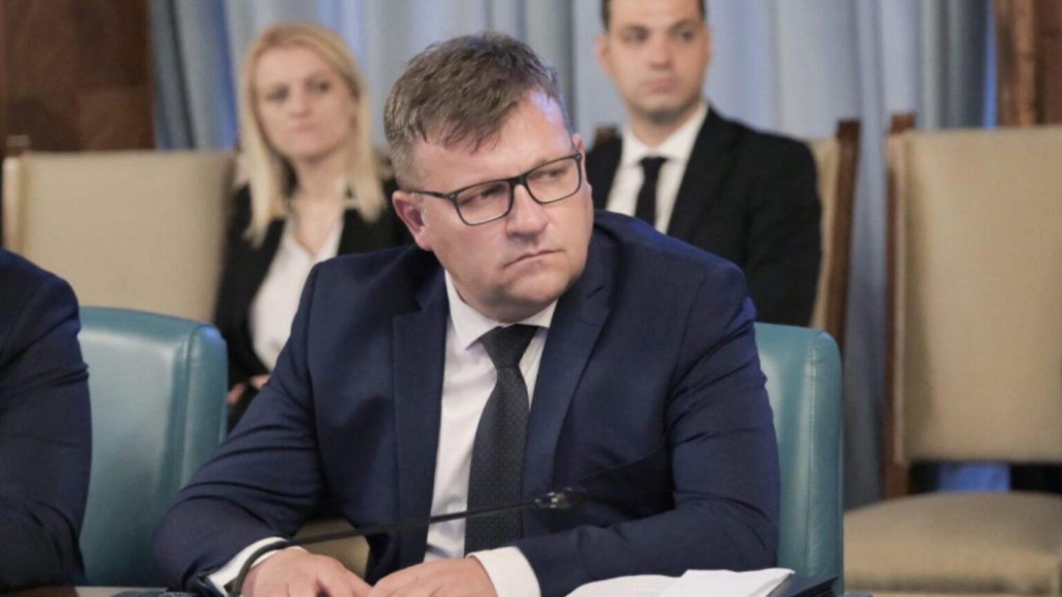 marius budai atac la adresa lui bolojan dupa comparatiile premierului intre taxele din romania si cele din europa canta fals 697715c4b5dc7