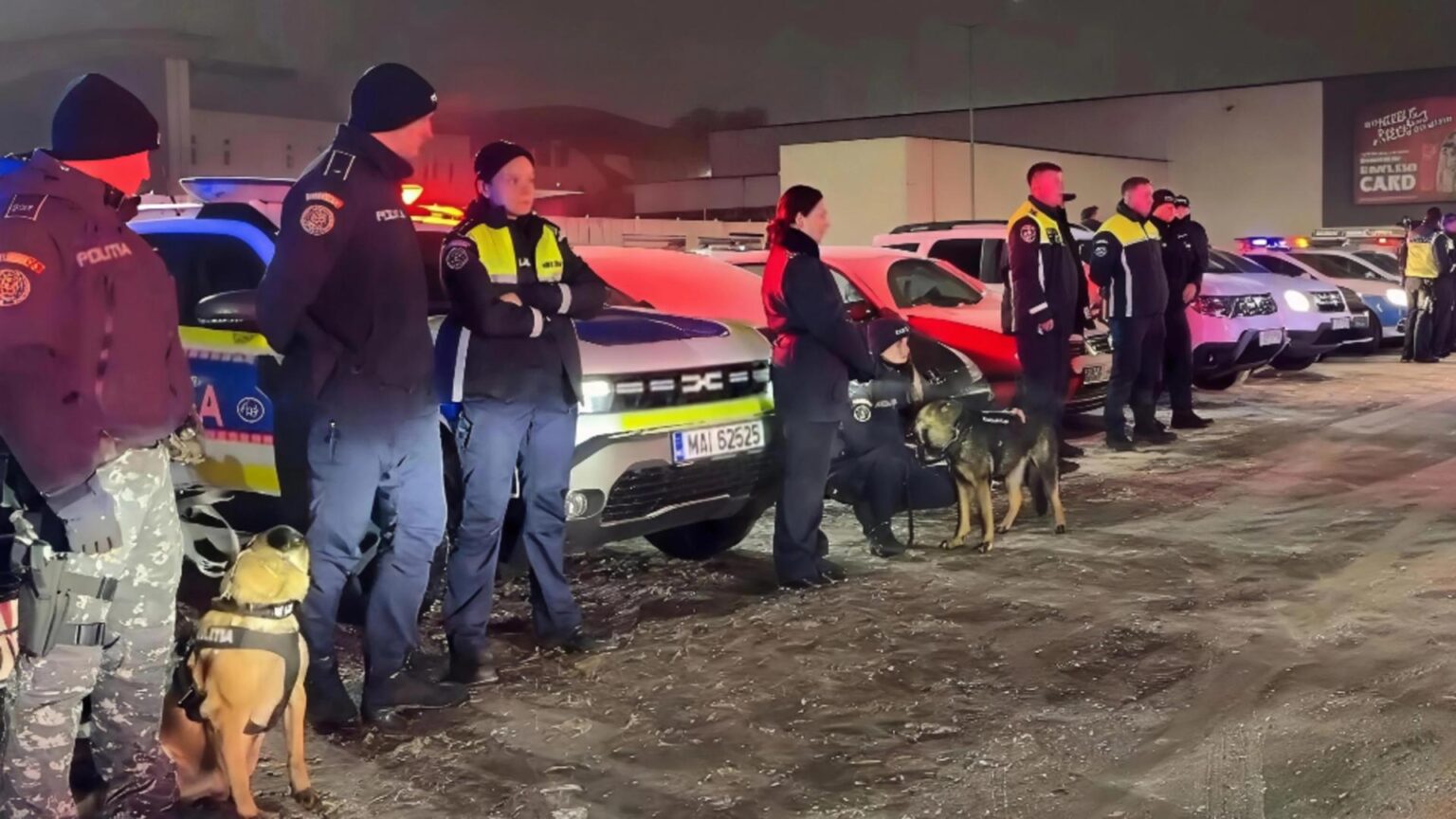 minorele disparute din suceava gasite la o petrecere privata una dintre fete de 14 ani a ajuns acasa cu taxiul in toiul noptii 69765a13a65b9