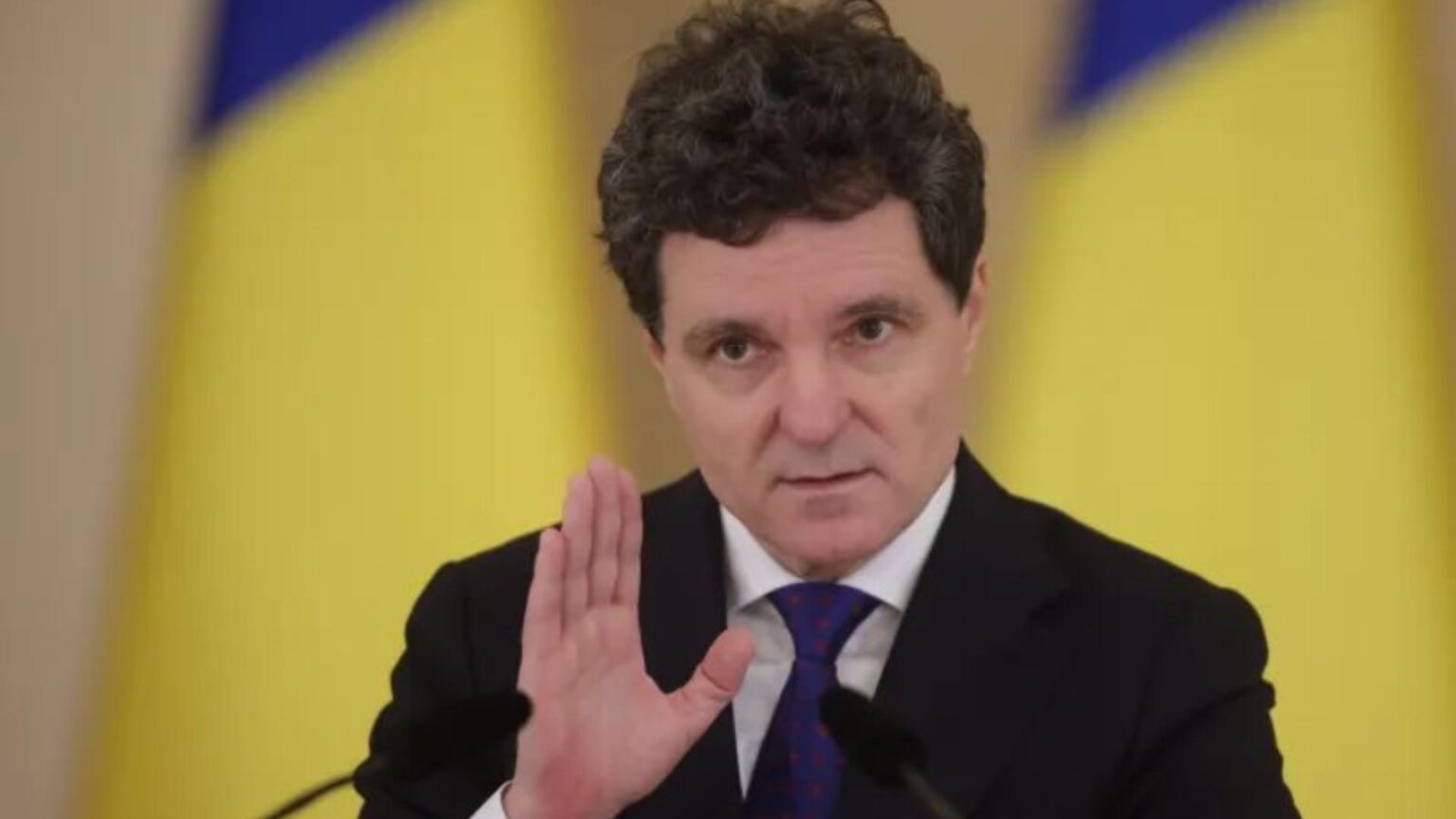 nicusor dan despre functia de ministru al educatiei este nevoie de curaj 697c4c8326e07