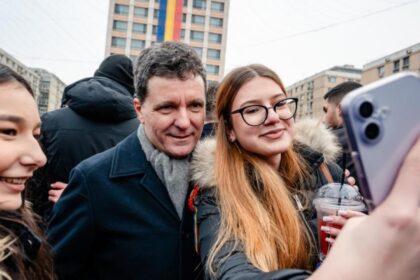 nicusor dan mesaj de ziua uniri raman optimist si am incredere ca avem maturitatea necesara pentru a construi o romanie 697530bc318f3