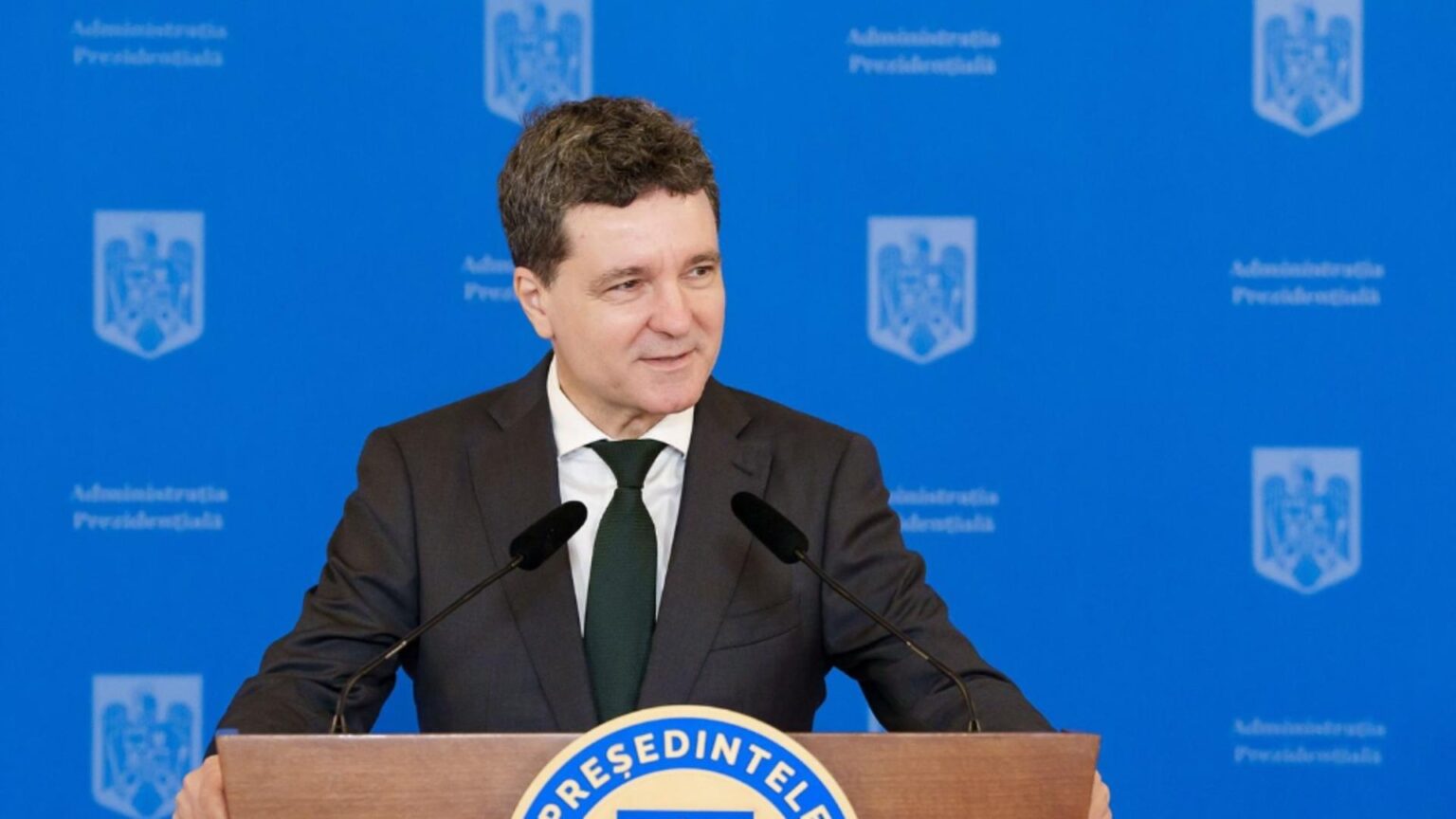 nicusor dan tace zero reactie dupa operatiunea sua in venezuela 695a1f3db0d17