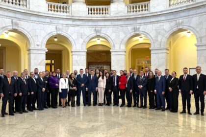 patriotii urca in sondaje 35 dintre romani ar vota aur la alegeri 6976914aeee73