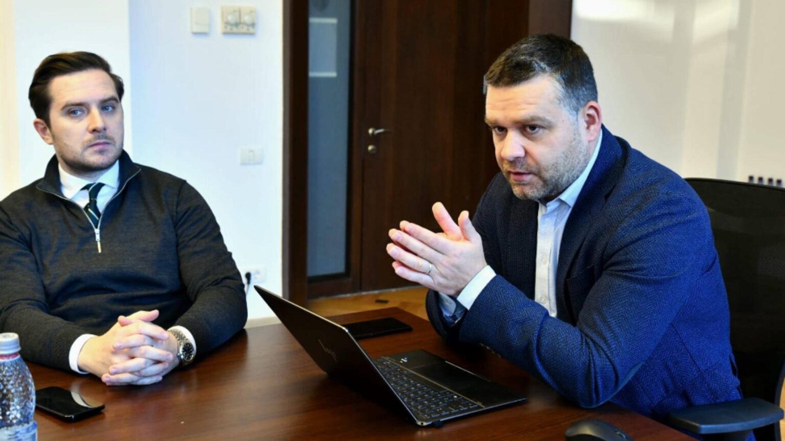 planul disperat al lui ciprian ciucu pentru a aduce bani la pmb soferii cei mai afectati de masurile dure se vor da amenzi pe banda rulanta 696f4fba2677c