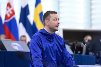 premierul groenlandei dupa comentariile lui donald trump nu ne vom lasa presati ramanem ferm pe pozitii 696e37c737c67