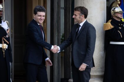 presedintele nicusor dan pleaca la paris ce probleme lasa in tara 695a45d6af49a