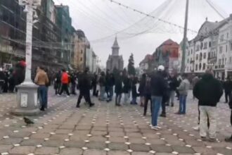 protest urias dupa ce a fost macelarit copilul din timis oamenii cer schimbarea legii video 6978bee4c29b4