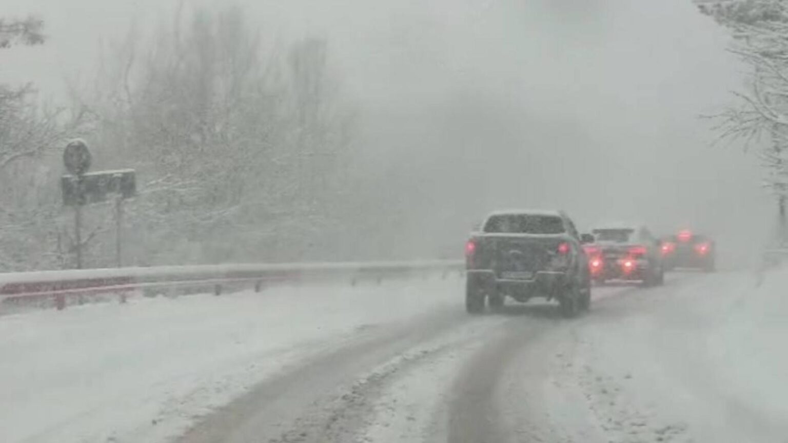 restrictii de trafic pe dn6 din cauza ninsorilor drumuri cu zapada in 14 judete si polei in braila recomandarile politiei rutiere 695a1dba135f7