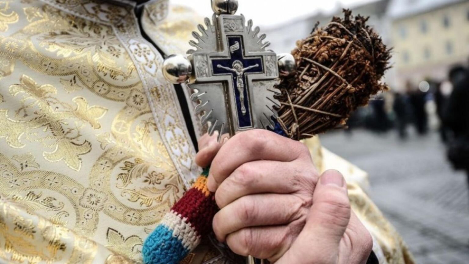 sarbatoare 6 ianuarie boboteaza sau botezul domnului in iordan o zi insemnata pentru crestinatate 695c9b429fe3f