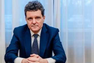 se cere desfiintarea grupului de lucru la guvern revocarea unui judecator ccr pe masa curtii de apel 695b6e478ad98