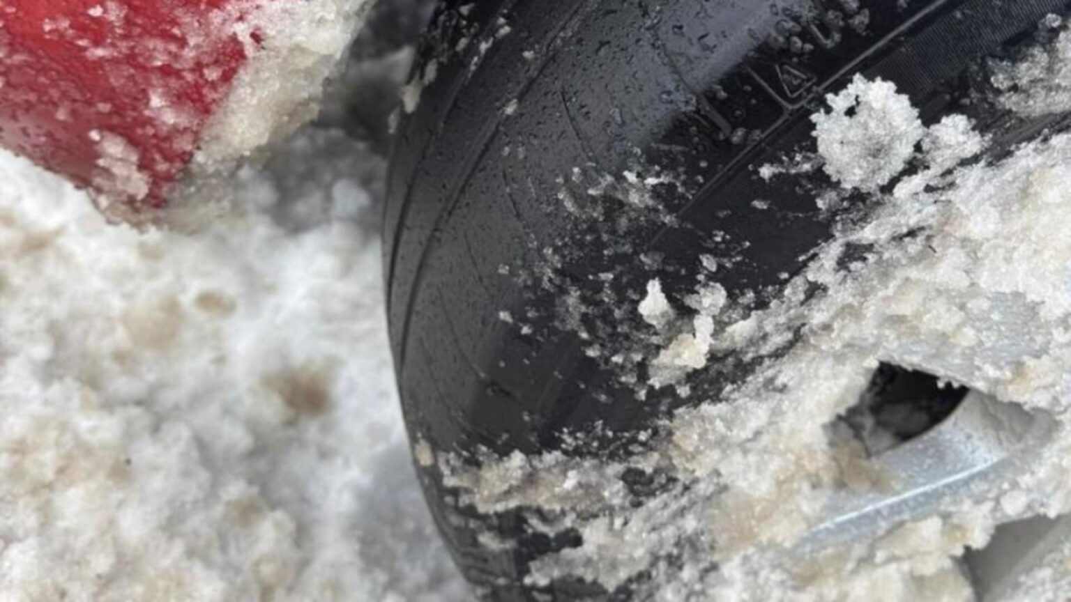 soferita din alba amendata cu peste 1 800 de lei dupa ce a circulat pe autostrada cu anvelope de vara 6960f37c93910