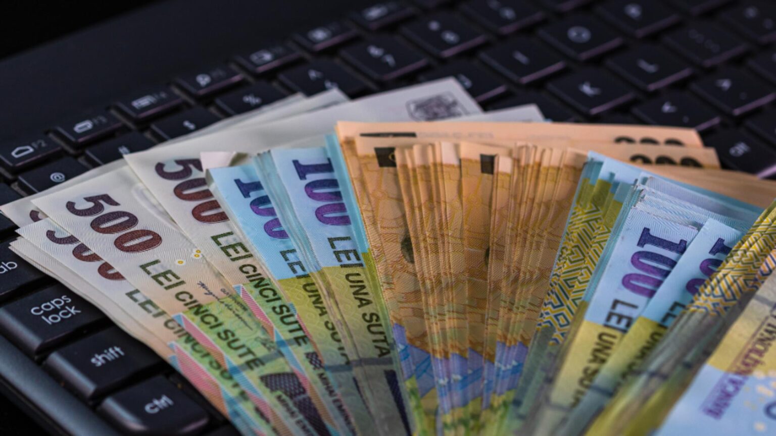 suma uriasa pe care trebuie sa o achite fosta contabila mae pentru a scapa de arest a furat peste 8 milioane de lei din banii statului timp de 15 ani 69735a8b848f5