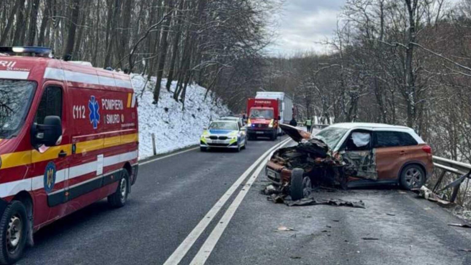 trafic blocat pe dn1 in hula bradului in judetul sibiu dupa un accident cu trei masini este necesara evaluarea medicala a victimelor 69565bb72031c