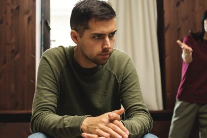 you can spot a man who was raised by an overbearing mom by these 11 pretty obvious behaviors 695d637454c92