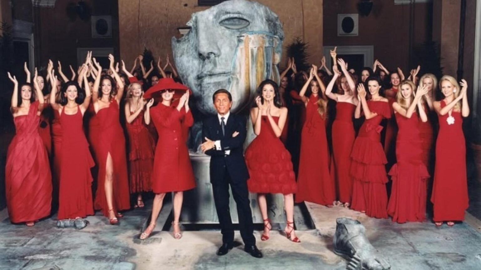 zi de doliu in lumea modei valentino garavani a murit 696e7d816d9ba