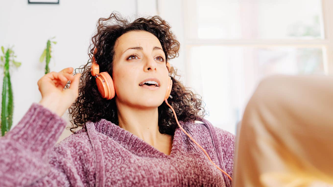 6 things happy parents do alone without feeling guilty about it 697ffedcd5277