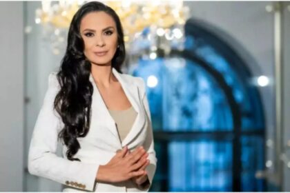 alexandra pacuraru mesaj transant petru romanii patrioti nu va mai lasati calcati in picioare luati atitudine si implicati va romania nu este de vanzare video 6983241952be1