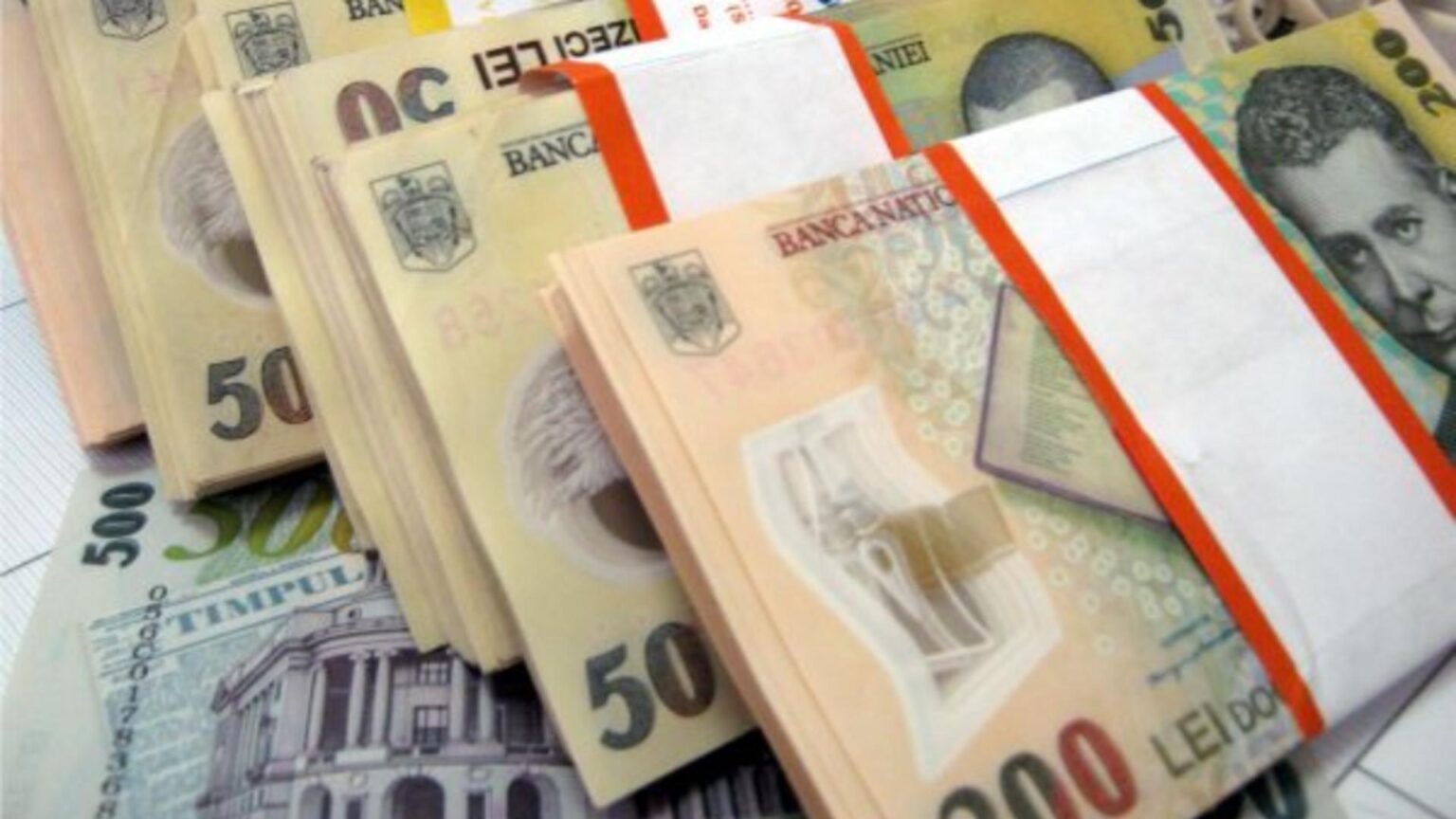 bugetarii prinsi in politica de austeritate a lui bolojan salariile ar putea reveni la nivelurile din 2022 2023 6981e6a7b5747