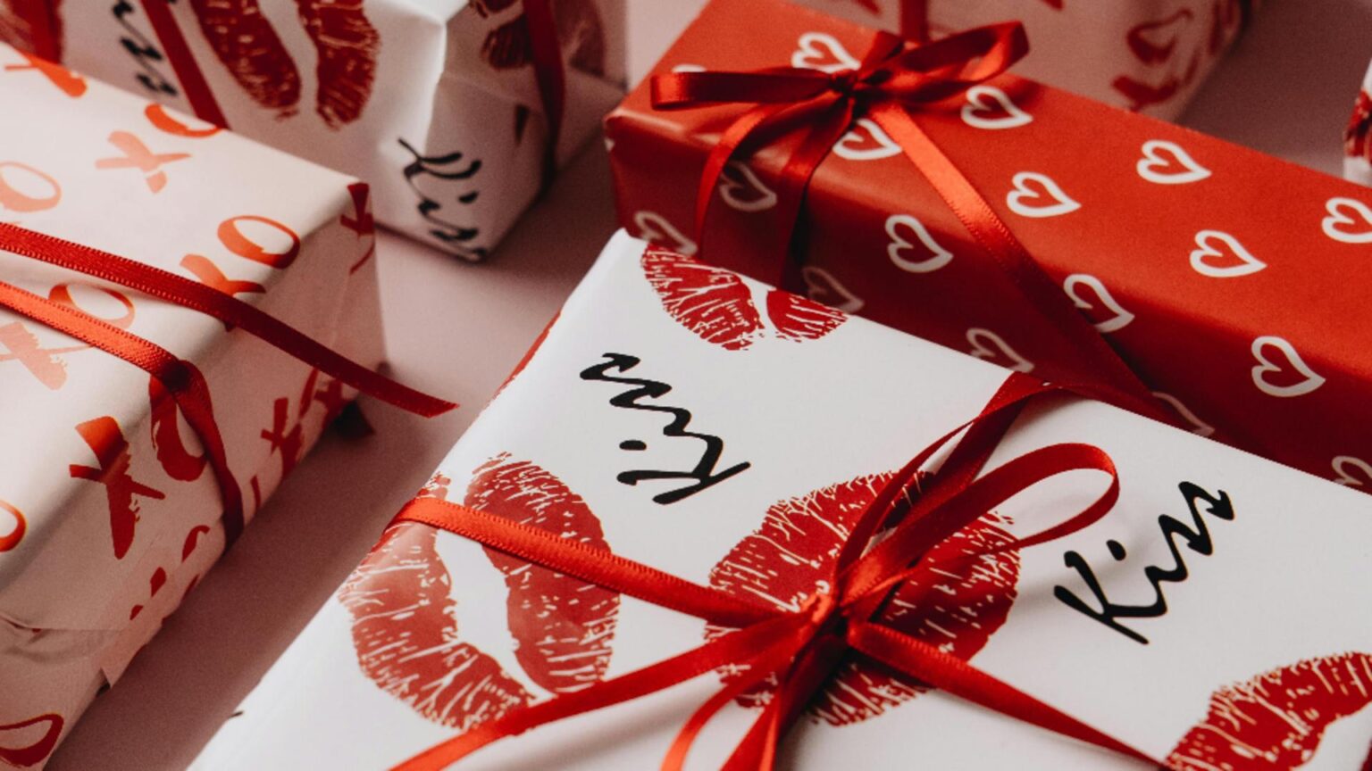 cadouri ideale pentru ziua indragostitilor ce dar sa alegi pentru partener in functie de zodie 69807463b5202