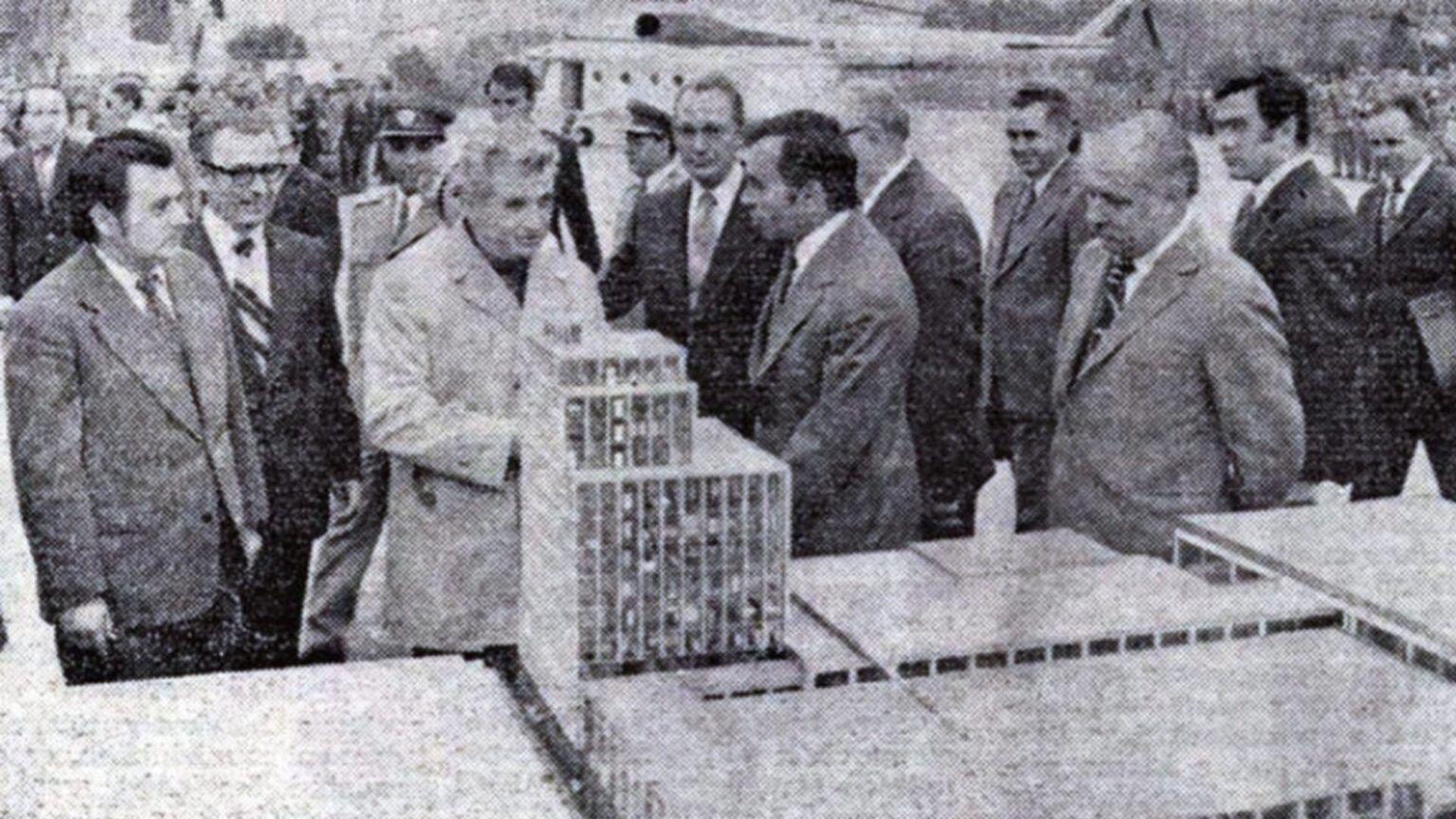 colos industrial prea solid ca sa fie daramat rezista la un cutremur de 94 grade richter ce se va intampla cu cladirea 6982f90a4cdd1