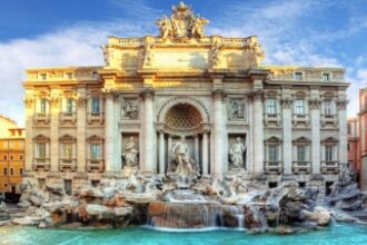 fontana di trevi devine cu plata de la 1 februarie turistii vor achita 2 euro pentru accesul la celebra fantana din roma cine este totusi exceptat de la taxa 697efe654e8a9