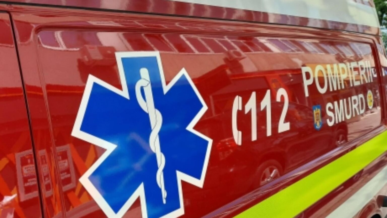 incident in alba iulia un copil de 9 ani a cazut de la etajul 2 al blocului in care locuieste 698387d112fb6