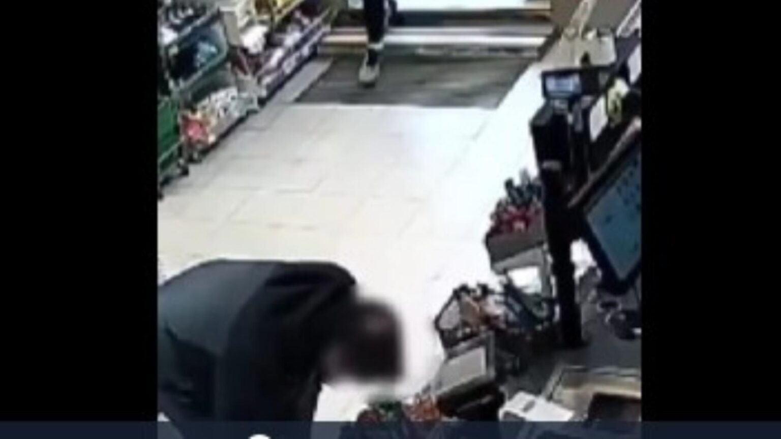 incident socant in bucuresti un irlandez de 22 de ani a fost injunghiat de un prieten in apartament 6980e611bb444