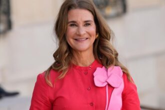 melinda gates rupe tacerea dupa ce bill gates a fost prins in dosarele epstein ca a contractat o boala sexuala in urma unor partide cu fete din eusia 69830a5deb232