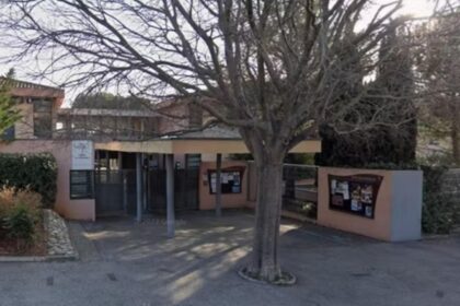 profesoara grav ranita in franta dupa ce un elev de 14 ani a atacat o cu cutitul la colegiu 6982529f4a62f 1